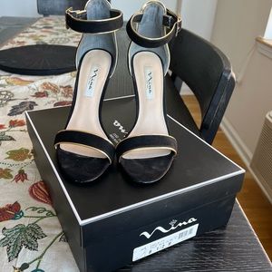 Nina Black and Gold Heels Size 8.5